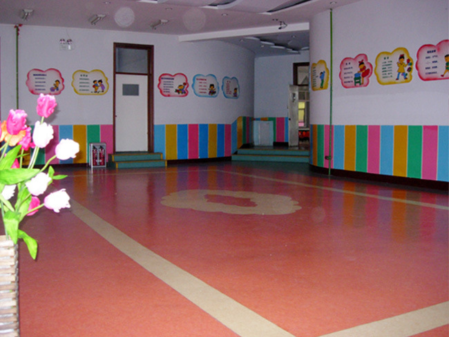 幼儿园地板 幼儿园橡胶地板 耐磨pvc地板革 塑胶地板